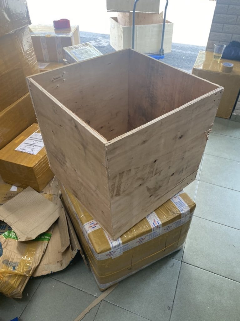 dong palet bao ve hang 1